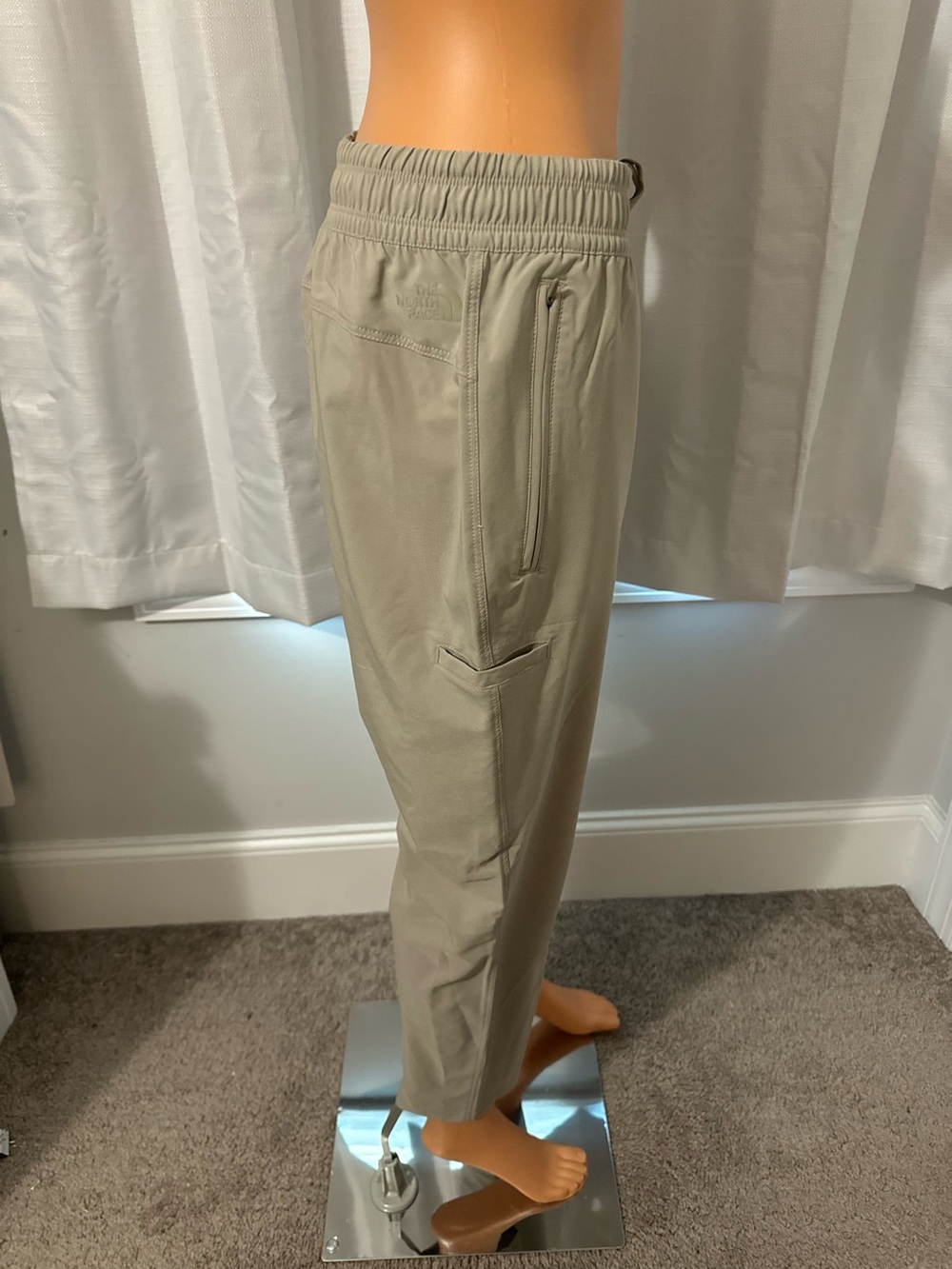 Cool The North Face size M gray drawstring UPF 40+ flash dry pants women new - Picture 4 of 5